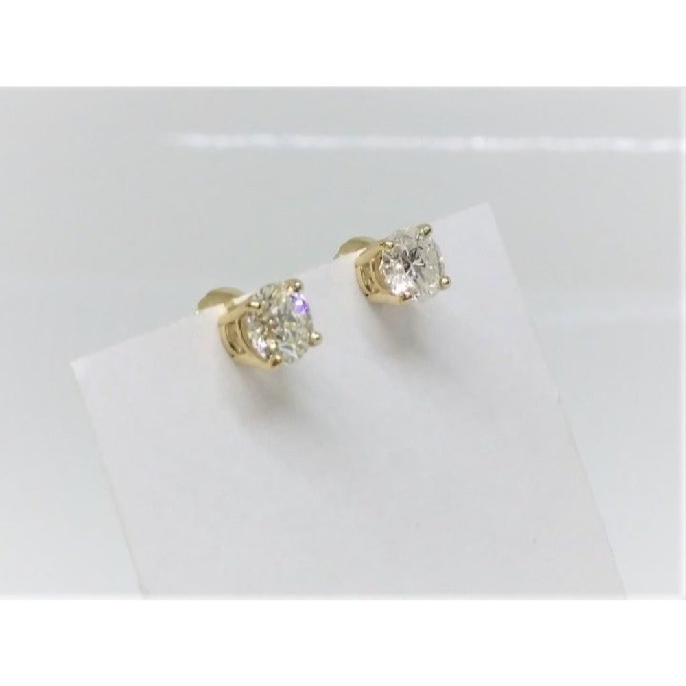 .60 ctw Diamond Studs in 14k Yellow Gold Screw Bac